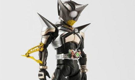 万代 S.H.Figuarts（真骨雕制法） 《假面骑士KABUTO》假面骑士 拳蝗