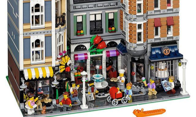 LEGO 街景系列10周年纪念！10255 集会广场 Assembly Square