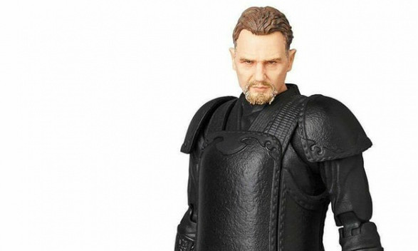 MAFEX《蝙蝠侠：侠影之谜》忍者大师 Ra‘s al Ghul 1/12 比例可动人偶作品