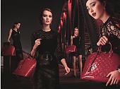 LOUIS VUITTON  桥上的摩登女郎