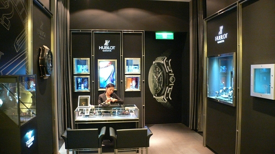 这里住着一个故事　Hublot Tourbillon Manufature King Gold款