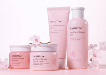 innisfree - 水分爆发！绽放粉红水亮肌“济州樱花亮颜霜”2019 年 9 月	全新【济州樱花系列】全台上市