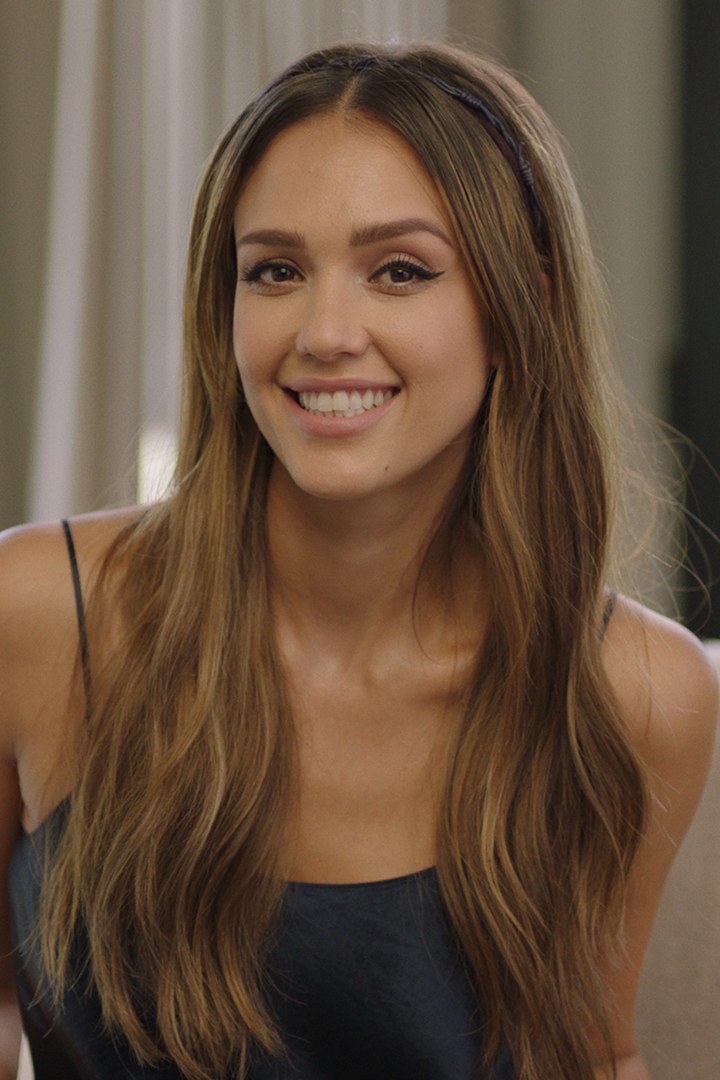 洁西卡艾芭 Jessica Alba 的５分钟几何眼线妆