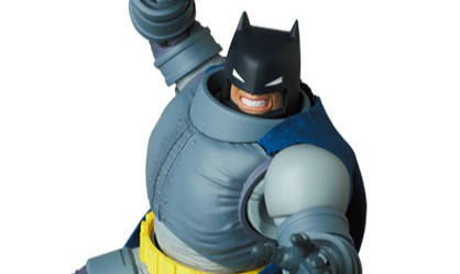 MAFEX《蝙蝠侠：黑暗骑士归来》重装蝙蝠侠 ARMORED BATMAN