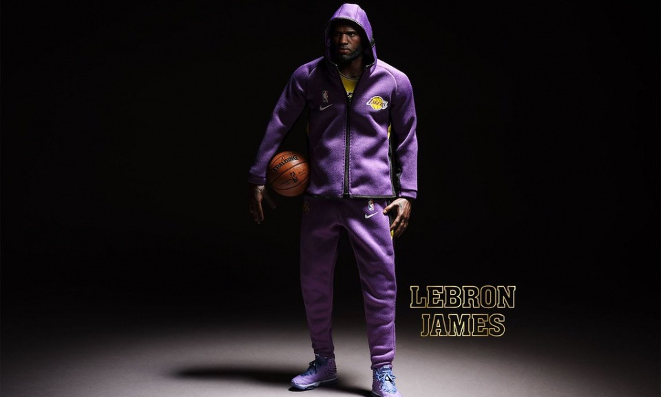 ENTERBAY NBA系列 Real Masterpiece LEBRON JAMES」1/6比例可动人偶