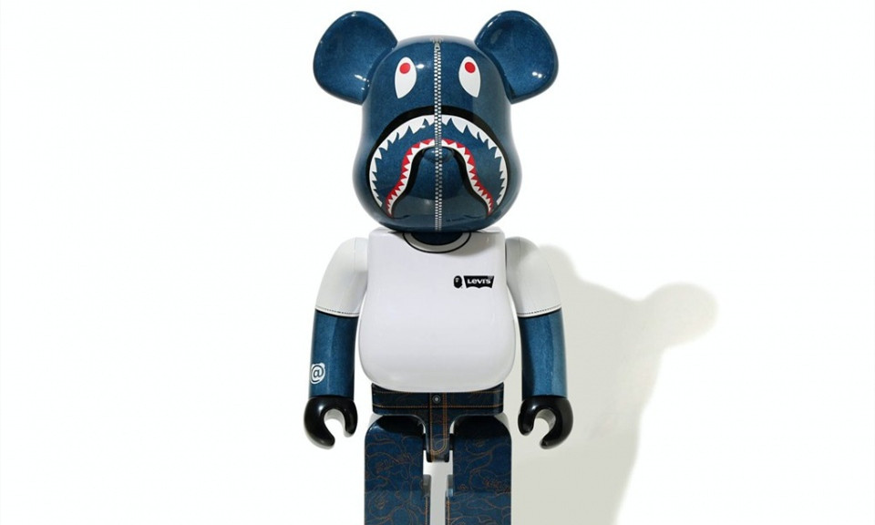 Levi’s × BAPE 联名 BE@RBRICK